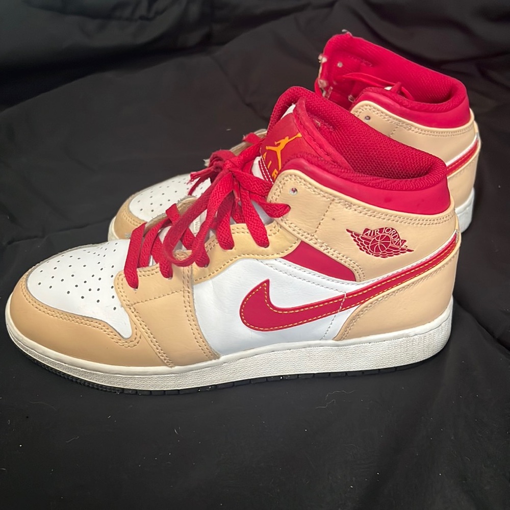 Jordan 1 mid (used)